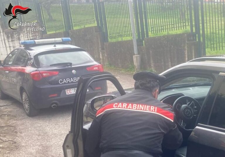 Ruba profumi di lusso occultandoli nello zaino schermato: 29enne arrestato