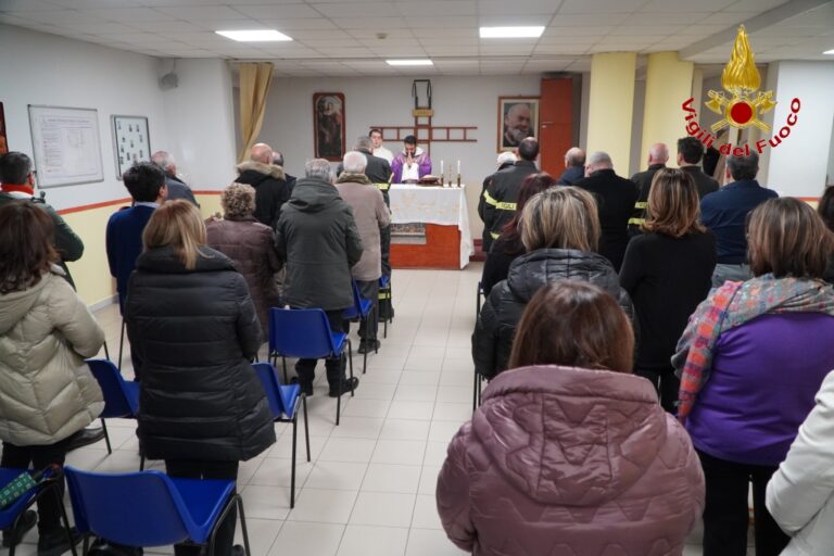 Celebrazione del Precetto Pasquale presso il Comando dei Vigili del Fuoco di Avellino