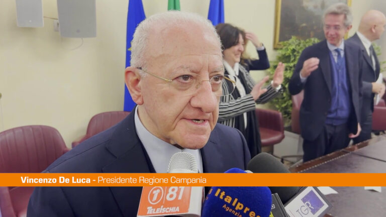 Campania, De Luca “Meno mimose e più servizi per le donne”