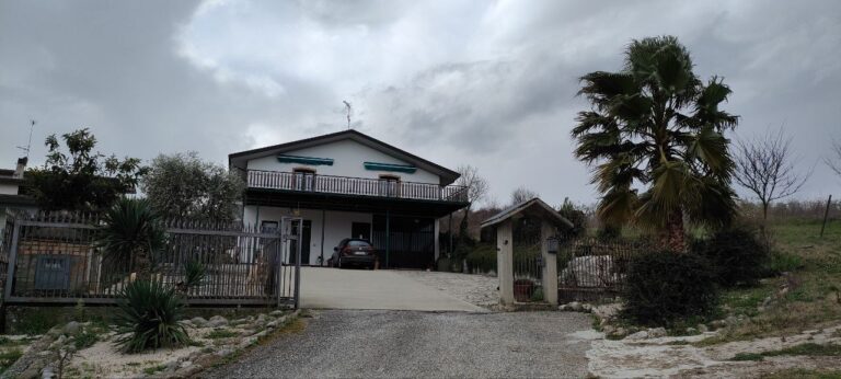 In Irpinia famiglie costrette a vivere senza acqua potabile in casa  “Viviamo da 30 anni senza acqua potabile, costretti a usare i pozzi come nel terzo mondo” La denuncia di Luigi Mustone di Grottaminarda