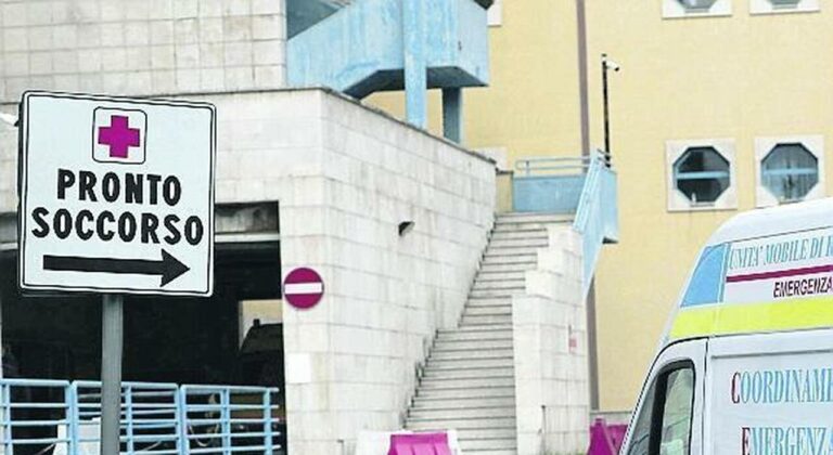 Grottaminarda: aggredita da un cane corso, donna con gravi ferite al Moscati
