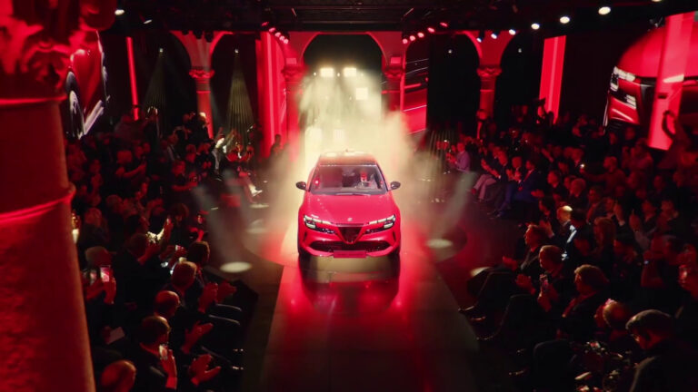 Alfa Romeo cambia nome alla Milano. in concessionaria arriva la Junior