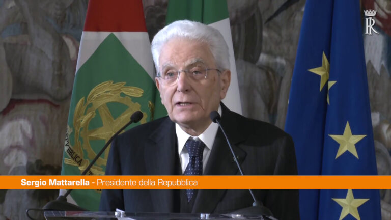 Mattarella “Urgente creare una difesa unica europea”