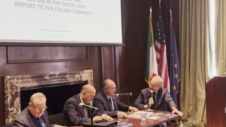 Gratteri “Si può cambiare la Costituzione, ma prima si studi”