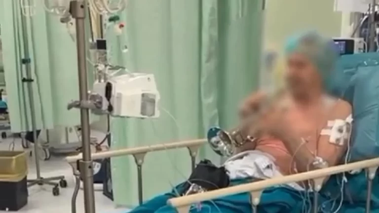 VIZZOLO Esce dalla sala operatoria e dopo pochi minuti suona con la sua tromba un brano di Morricone