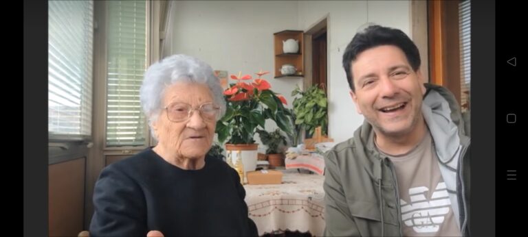 Solofra, i 100 anni di nonna Rosa: “Cucino ancora per tutti e prego, spero che finiscano le guerre”