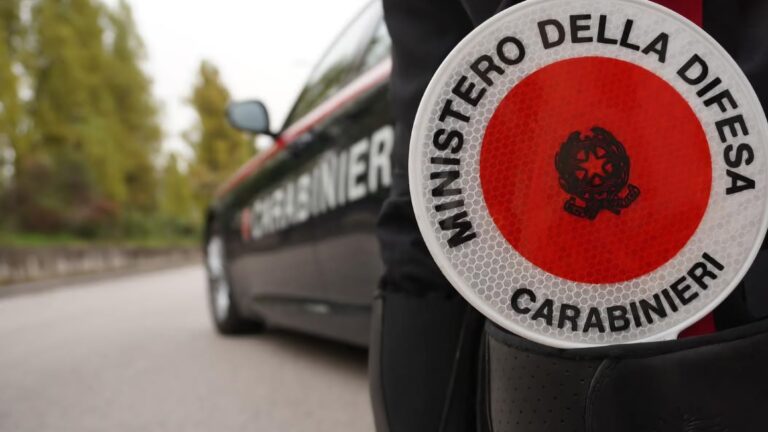 Benevento, tortura, sequestro e rapina su tre giovani: arrestato 55enne condannato in via definitiva