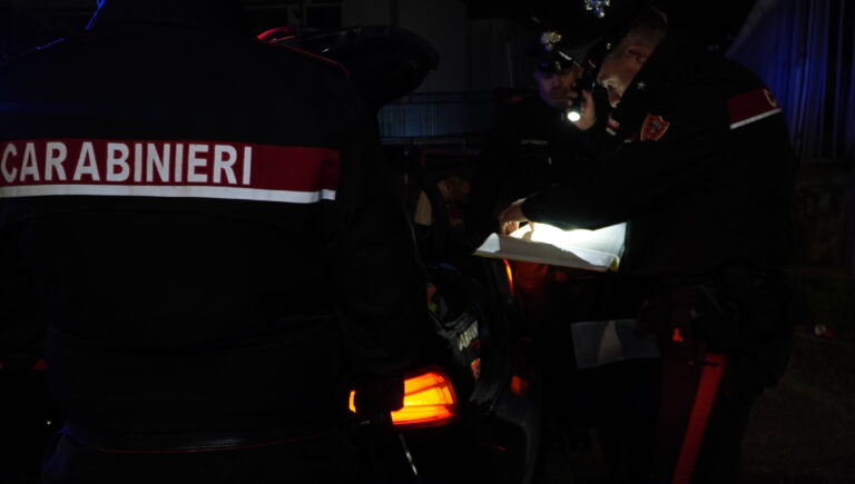 Mondragone, fugge all’alt sulla Domiziana: inseguito e denunciato per guida in stato di ebbrezza