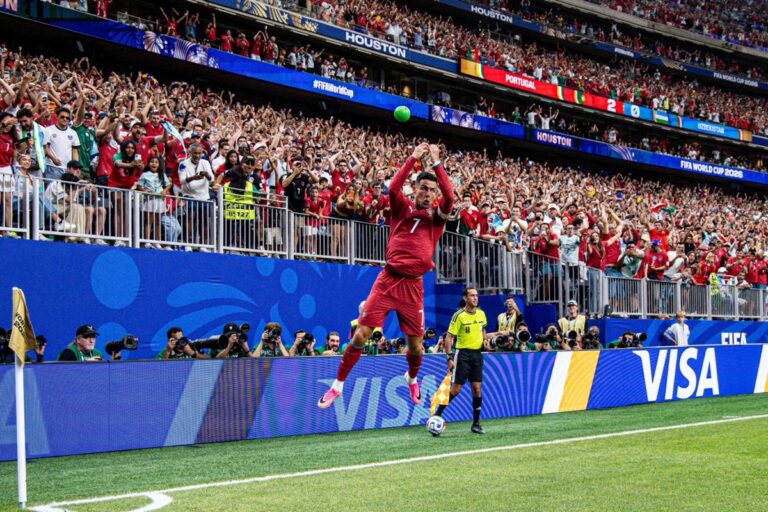 Doppietta storica di Ronaldo, il Portogallo travolge l’Uzbekistan 5-0