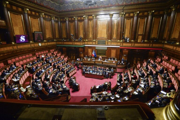 Via libera definitivo al Decreto Lavoro, Meloni “Manteniamo gli impegni”
