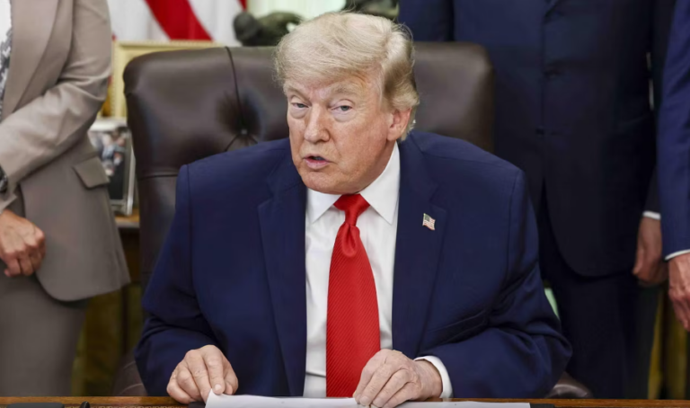 Tensioni sullo Stretto di Hormuz, l’Iran rivendica il controllo. Trump attacca Italia e alleati